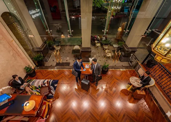 Golden Star Apartment & Hotel